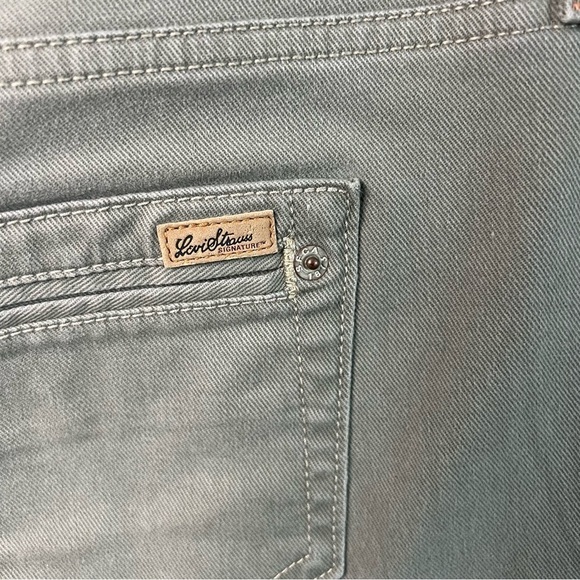 Levi Strauss Signature Straight Leg Cropped Pants Sz 12 Gray Work Casual - Picture 4 of 6